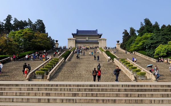 拜会中山陵
