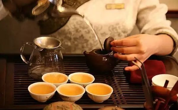 为甚么壶嘴不能对着人,茶壶嘴冲人是甚么意义