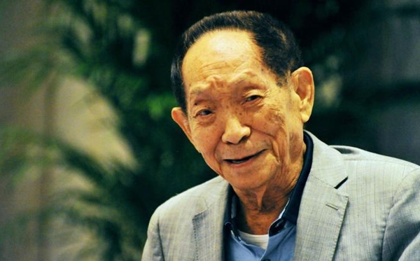 对“杂交水稻之父”袁隆平的作文素材大全