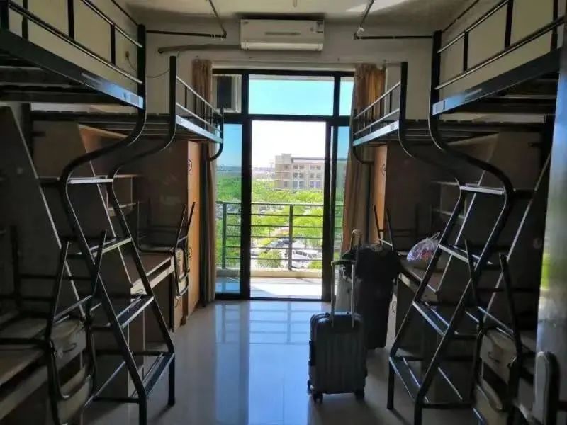 上海利用手艺大学宿舍前提怎样样,有空协调自力洗手间吗?(附宿舍图片)
