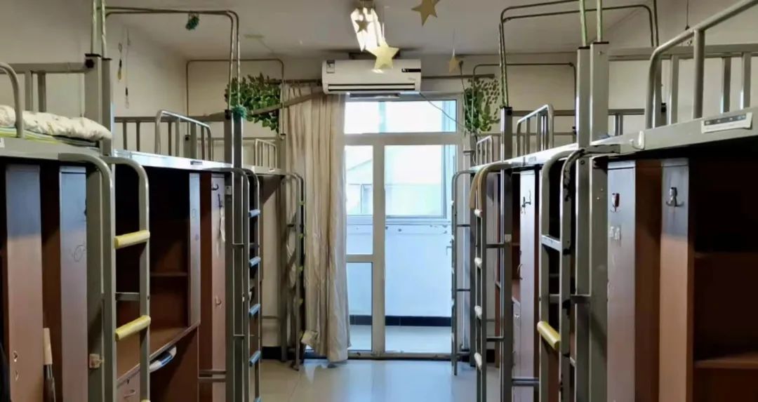 中国农业大学宿舍前提怎样样,有空协调自力洗手间吗？（附宿舍图片）