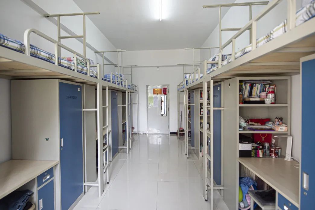河套学院宿舍前提怎样样,有空协调自力洗手间吗?(附宿舍图片)