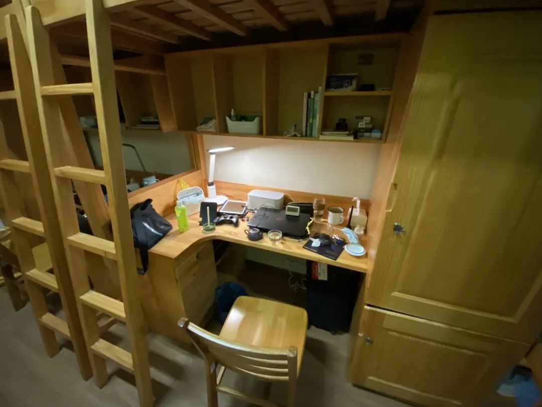上海科技大学宿舍前提怎样样,有空协调自力洗手间吗?(附宿舍图片)