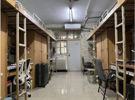 河南工学院宿舍前提怎样样,有空协调自力洗手间吗？（附宿舍图片）