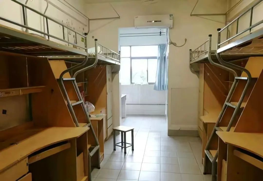 江南大学宿舍前提怎样样,有空协调自力洗手间吗?(附宿舍图片)
