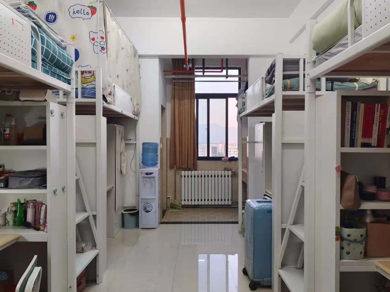 东南大学宿舍前提怎样样,有空协调自力洗手间吗？（附宿舍图片）