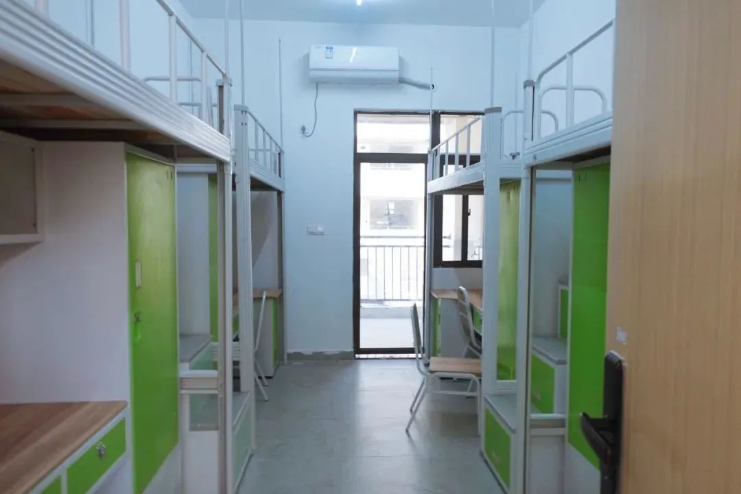 广东金融学院宿舍前提怎样样,有空协调自力洗手间吗?(附宿舍图片)