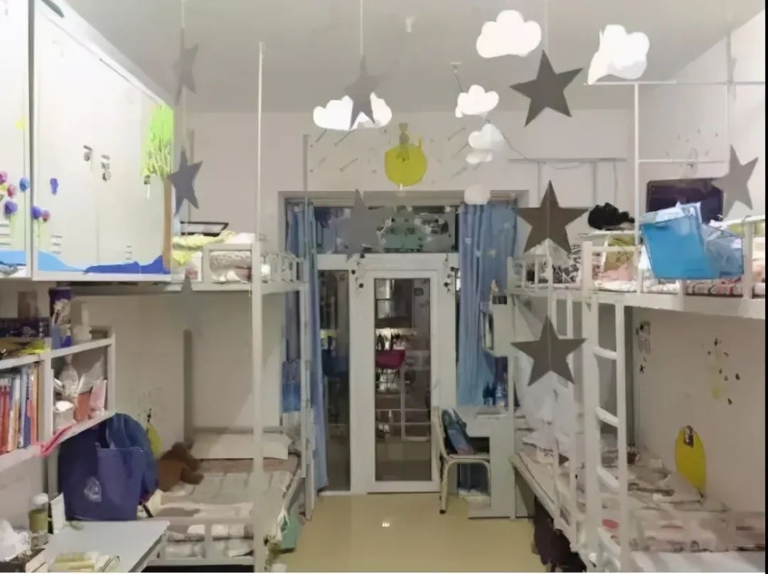 广州大学宿舍前提怎样样,有空协调自力洗手间吗？（附宿舍图片）