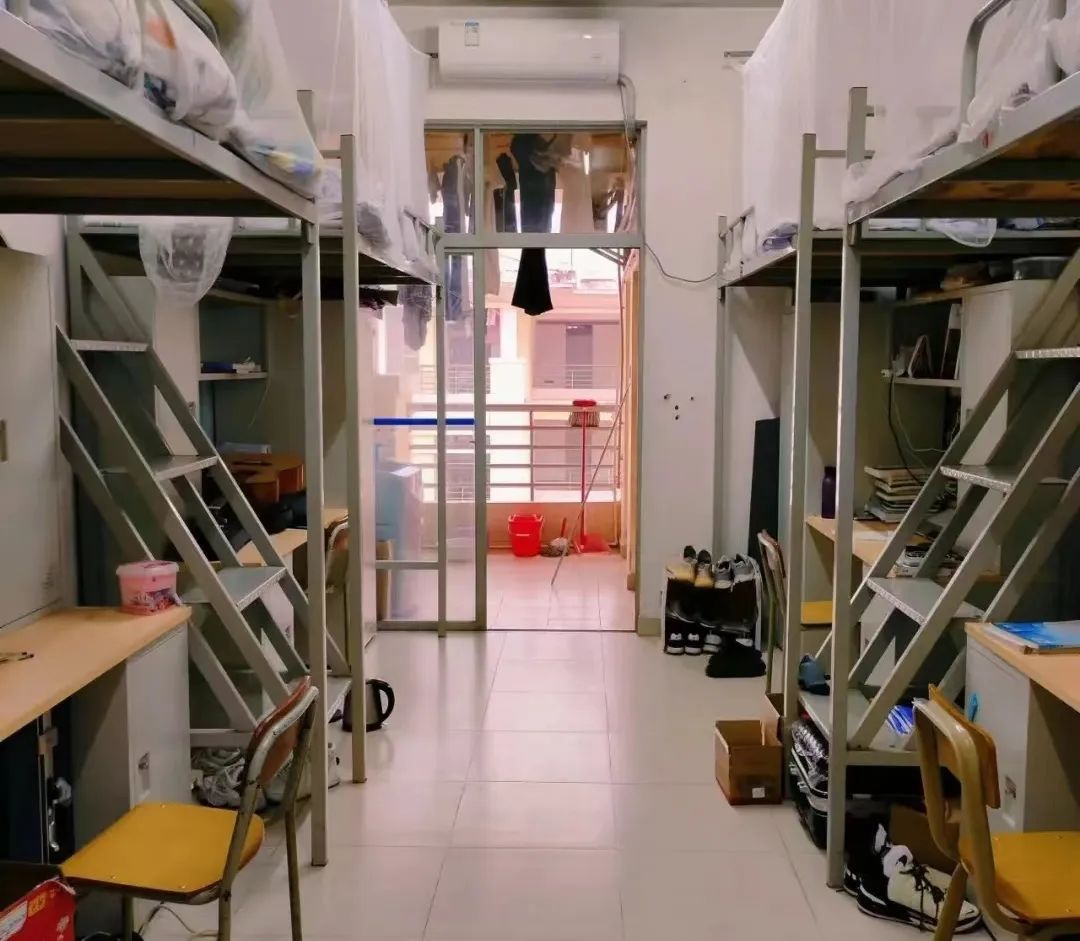 广东医科大学宿舍前提怎样样,有空协调自力洗手间吗？（附宿舍图片）
