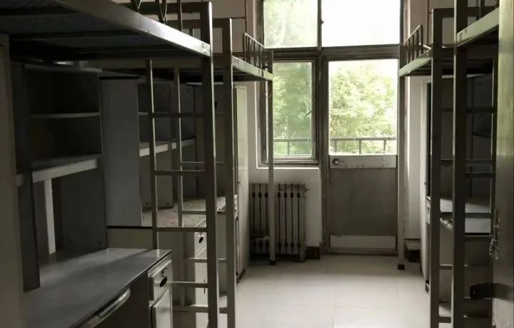 河北地质大学宿舍前提怎样样,有空协调自力洗手间吗？（附宿舍图片）