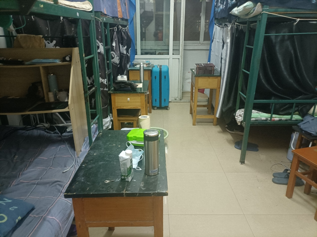 河北产业大学宿舍前提怎样样,有空协调自力洗手间吗？（附宿舍图片）