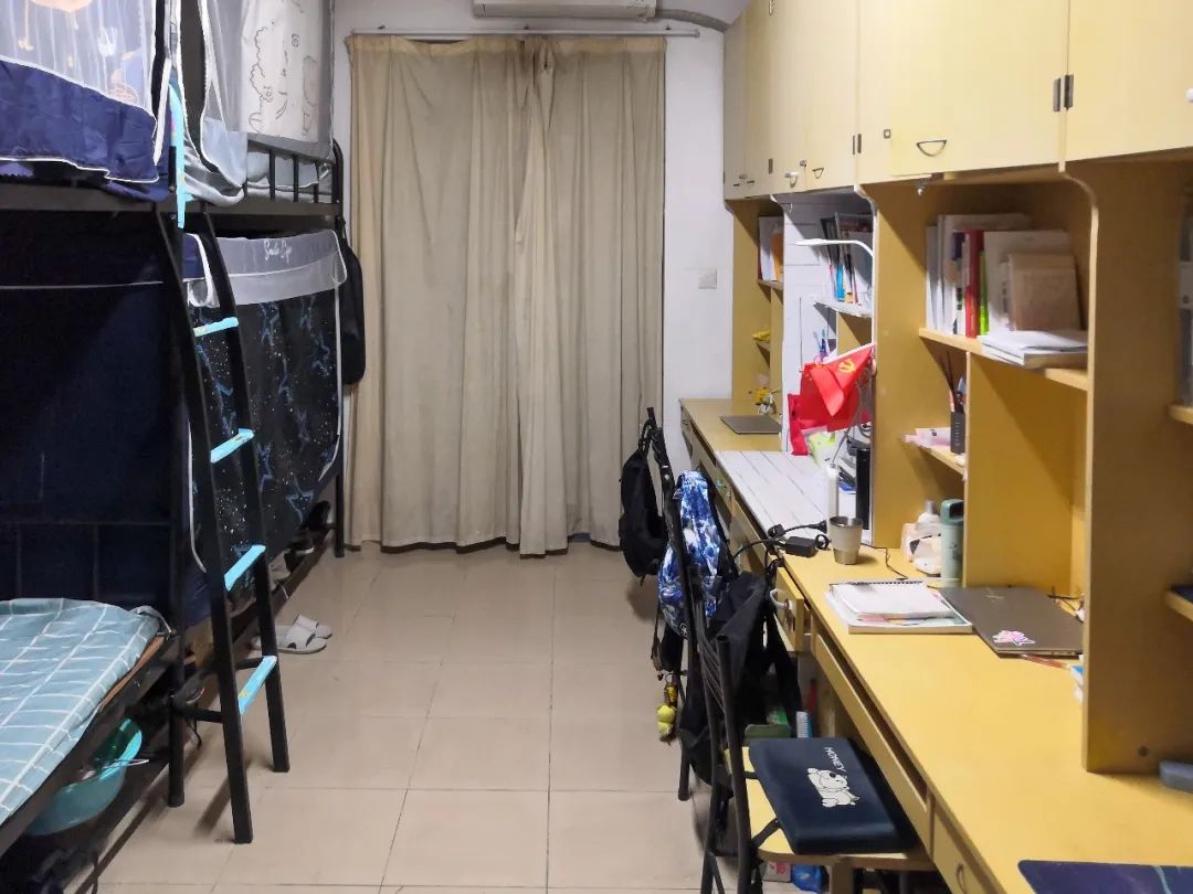 华东理工大学宿舍前提怎样样,有空协调自力洗手间吗？（附宿舍图片）
