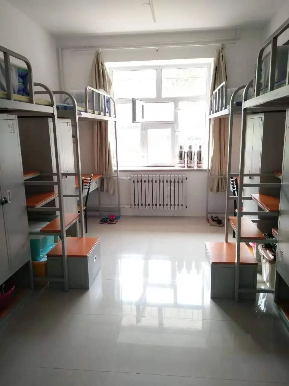 黑龙江大学宿舍前提怎样样,有空协调自力洗手间吗？（附宿舍图片）