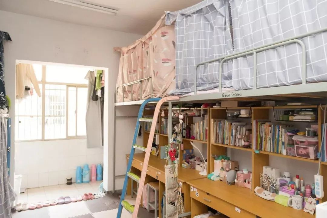 三江学院宿舍前提怎样样,有空协调自力洗手间吗?(附宿舍图片)