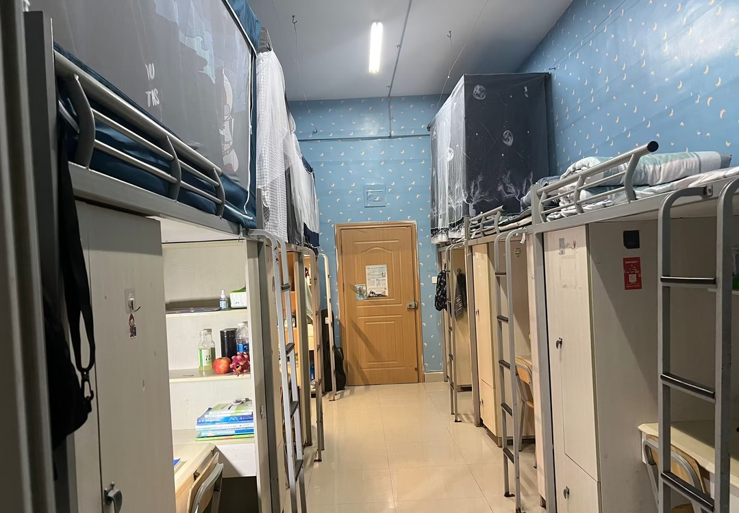 贵州医科大学宿舍前提怎样样,有空协调自力洗手间吗?(附宿舍图片)