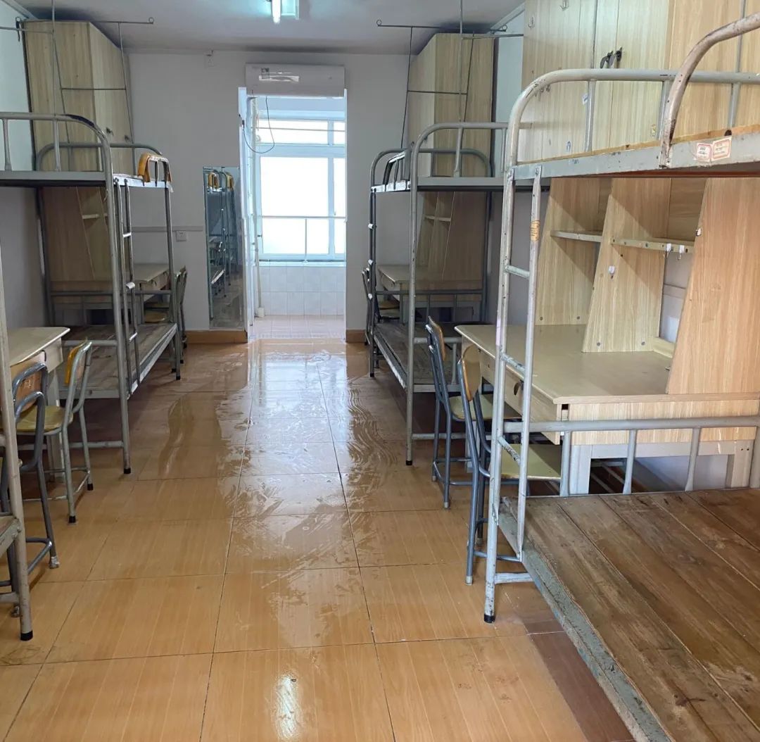 桂林航天产业学院宿舍前提怎样样,有空协调自力洗手间吗？（附宿舍图片）