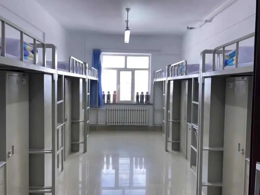 黑龙江工程学院宿舍前提怎样样,有空协调自力洗手间吗?(附宿舍图片)