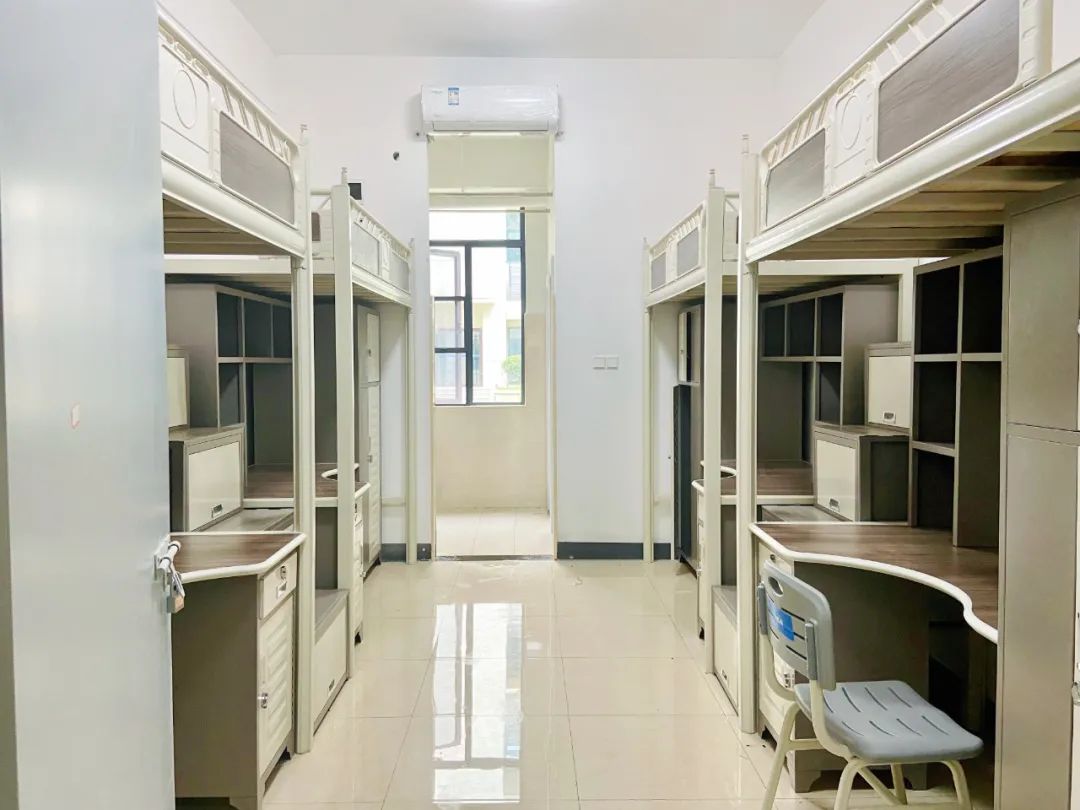 优游轻工大学宿舍前提怎样样,有空协调自力洗手间吗？（附宿舍图片）