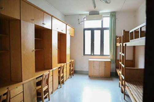 上海财经大学宿舍前提怎样样,有空协调自力洗手间吗？（附宿舍图片）