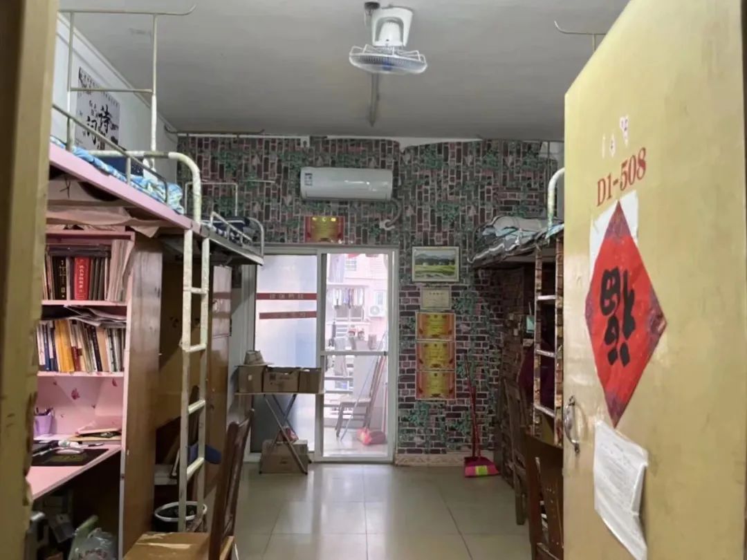 湘南学院宿舍前提怎样样,有空协调自力洗手间吗?(附宿舍图片)