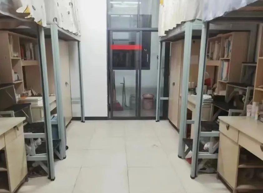 湖南人文科技学院宿舍前提怎样样,有空协调自力洗手间吗?(附宿舍图片)