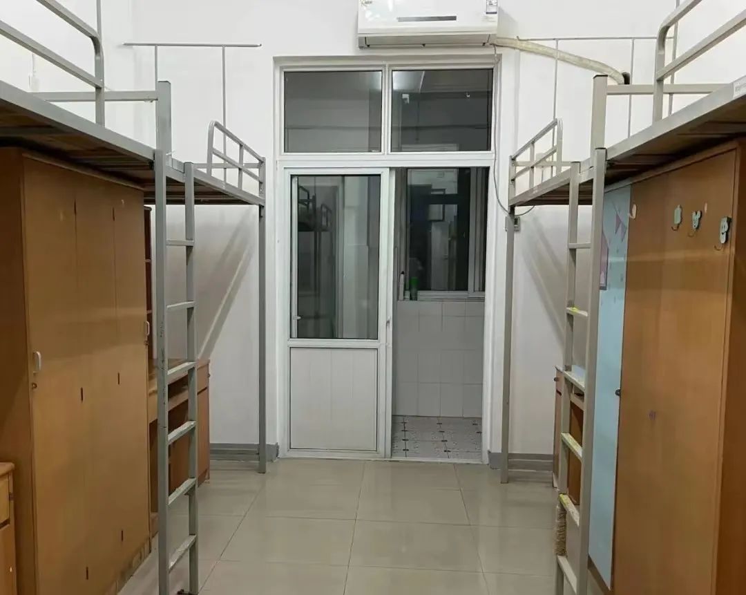 华中农业大学宿舍前提怎样样,有空协调自力洗手间吗?(附宿舍图片)