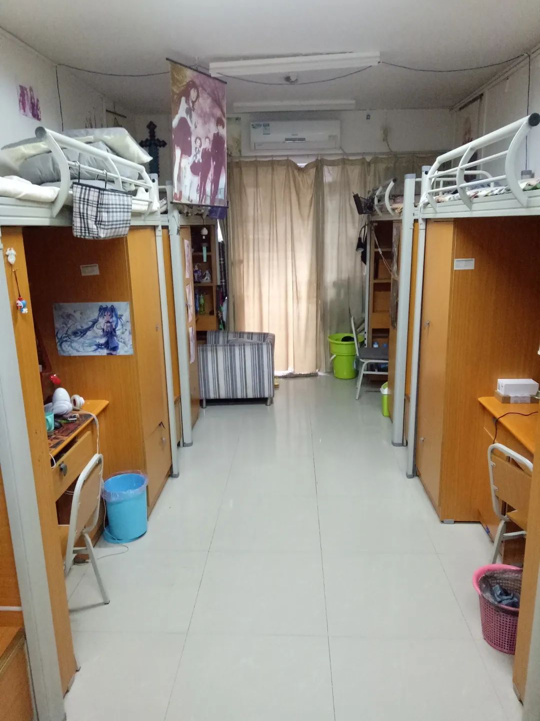 重庆工商大学宿舍前提怎样样,有空协调自力洗手间吗？（附宿舍图片）
