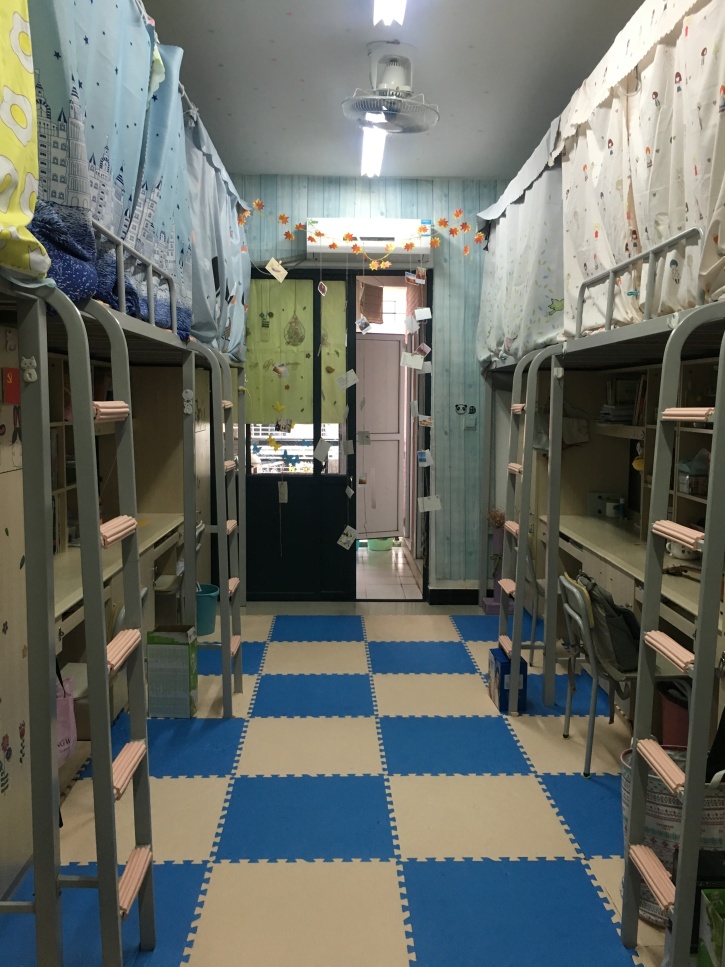 福建江夏学院宿舍前提怎样样,有空协调自力洗手间吗？（附宿舍图片）