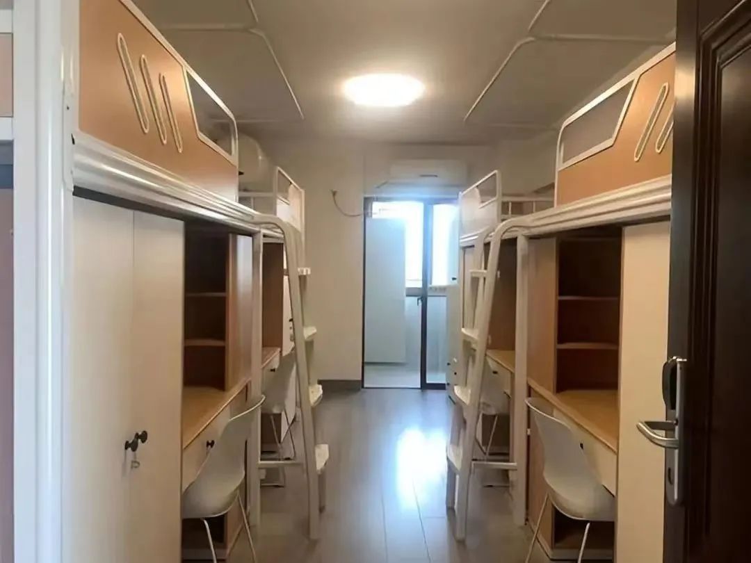 南京大学宿舍前提怎样样,有空协调自力洗手间吗？（附宿舍图片）