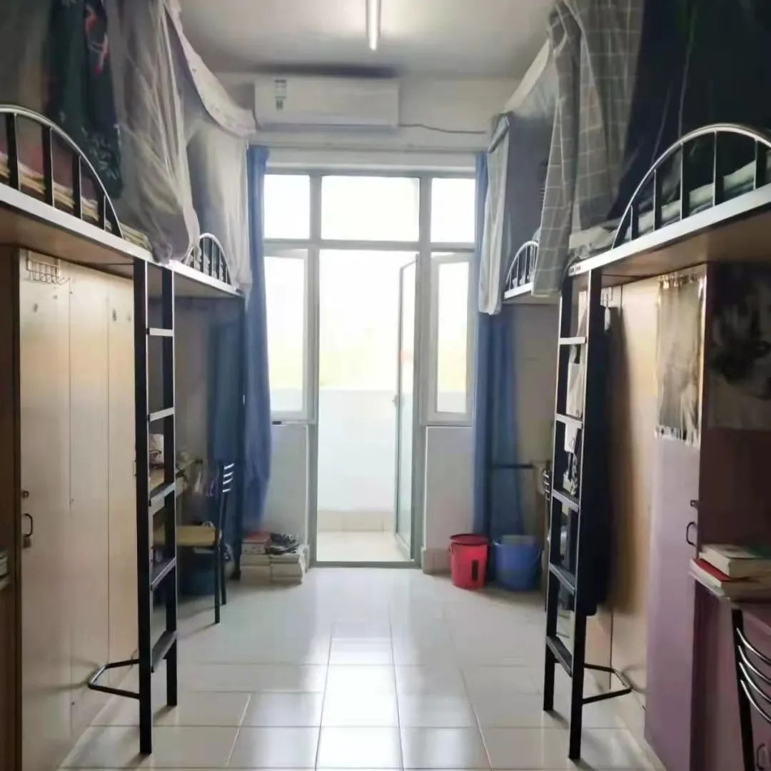 华东师范大学宿舍前提怎样样,有空协调自力洗手间吗?(附宿舍图片)