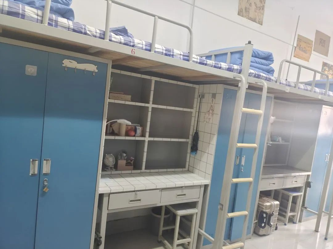 泰山学院宿舍前提怎样样,有空协调自力洗手间吗？（附宿舍图片）