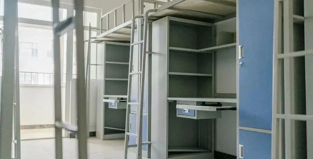 石家庄铁道大学宿舍前提怎样样,有空协调自力洗手间吗？（附宿舍图片）