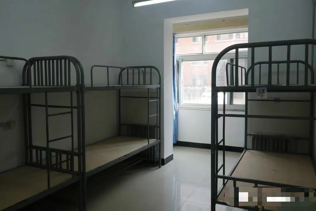 河北情况工程学院宿舍前提怎样样,有空协调自力洗手间吗?(附宿舍图片)