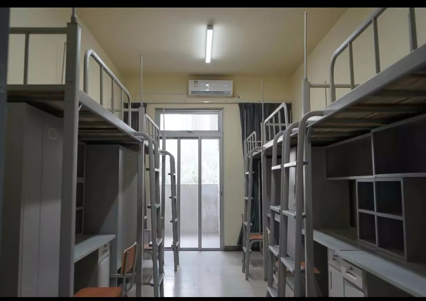 深圳大学宿舍前提怎样样,有空协调自力洗手间吗？（附宿舍图片）