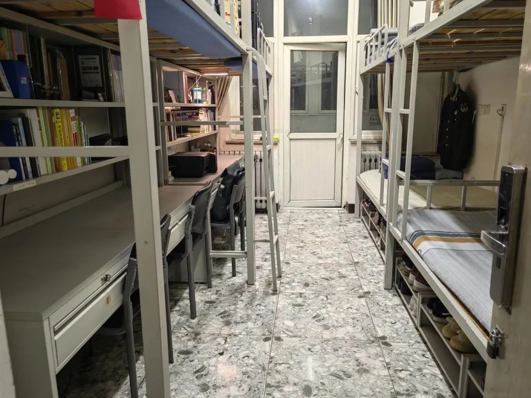 国际干系学院宿舍前提怎样样,有空协调自力洗手间吗？（附宿舍图片）