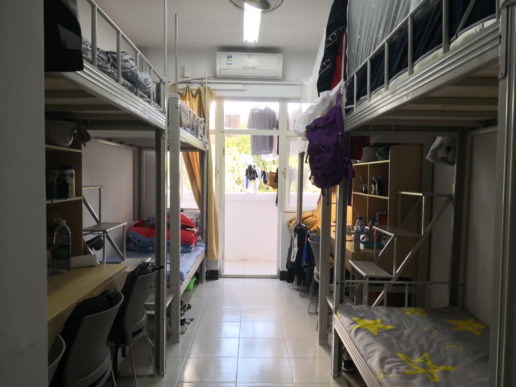 西安明德理工学院宿舍前提怎样样,有空协调自力洗手间吗？（附宿舍图片）