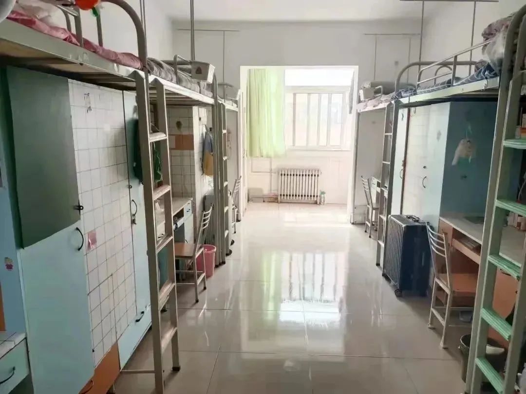 宝鸡文理学院宿舍前提怎样样,有空协调自力洗手间吗？（附宿舍图片）