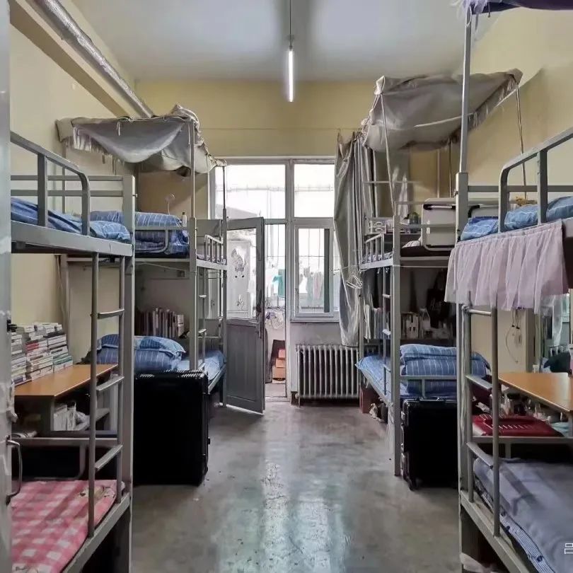 吕梁学院宿舍前提怎样样,有空协调自力洗手间吗？（附宿舍图片）