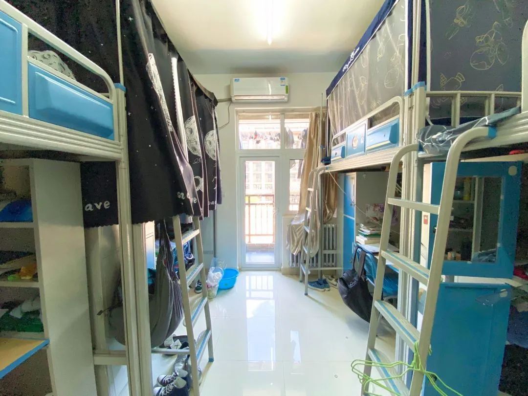 西安优游科技大学宿舍前提怎样样,有空协调自力洗手间吗？（附宿舍图片）