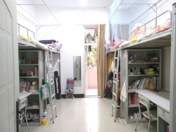 昆明医科大学宿舍前提怎样样,有空协调自力洗手间吗?(附宿舍图片)