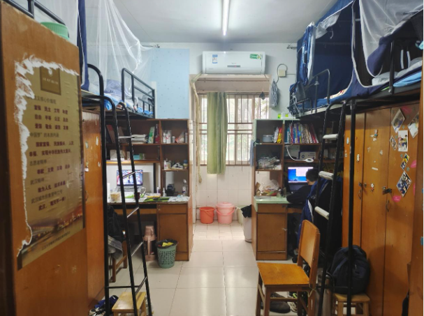 江汉大学宿舍前提怎样样,有空协调自力洗手间吗？（附宿舍图片）