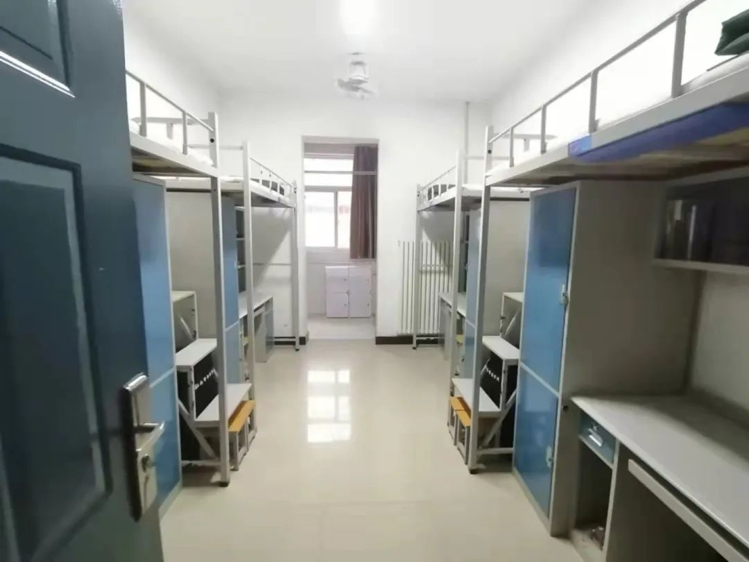 河南差人学院宿舍前提怎样样,有空协调自力洗手间吗？（附宿舍图片）