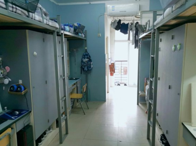 湖北工程学院宿舍前提怎样样,有空协调自力洗手间吗？（附宿舍图片）