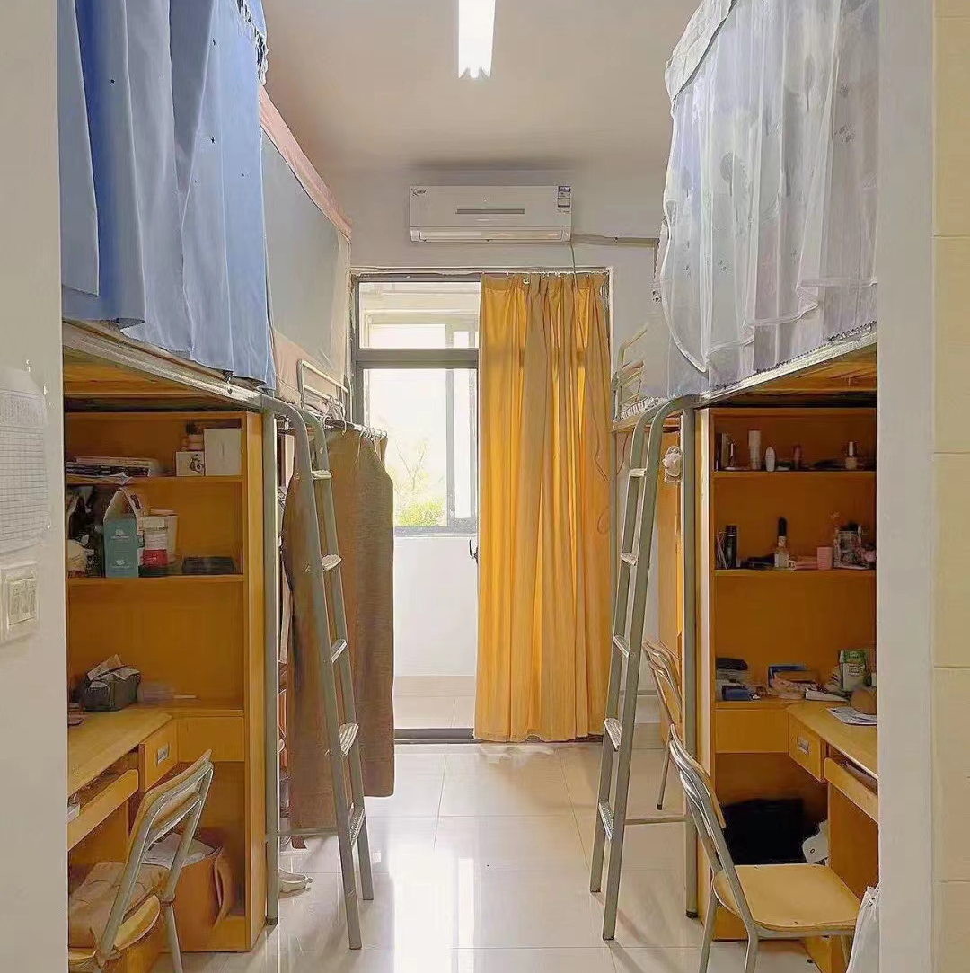 南京审计大学宿舍前提怎样样,有空协调自力洗手间吗？（附宿舍图片）