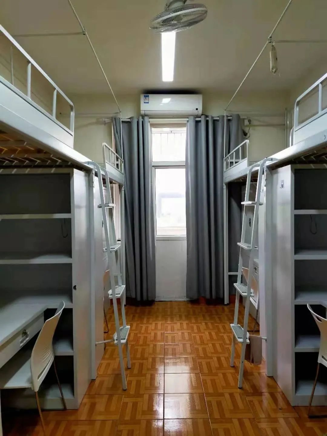 上海大学宿舍前提怎样样,有空协调自力洗手间吗?(附宿舍图片)