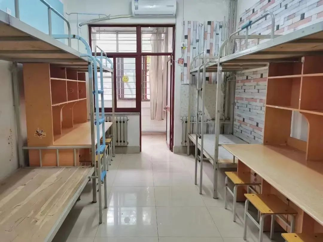 山东西医药大学宿舍前提怎样样,有空协调自力洗手间吗？（附宿舍图片）