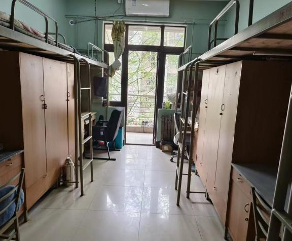 西安财经大学宿舍前提怎样样,有空协调自力洗手间吗？（附宿舍图片）