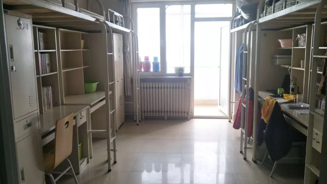 东南民族大学宿舍前提怎样样,有空协调自力洗手间吗？（附宿舍图片）