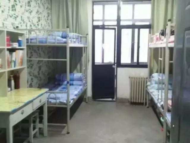兰州都会学院宿舍前提怎样样,有空协调自力洗手间吗？（附宿舍图片）