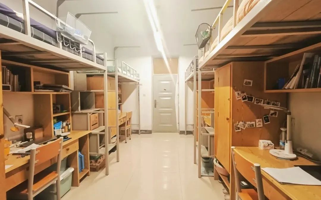 郑州轻财产大学宿舍前提怎样样,有空协调自力洗手间吗？（附宿舍图片）